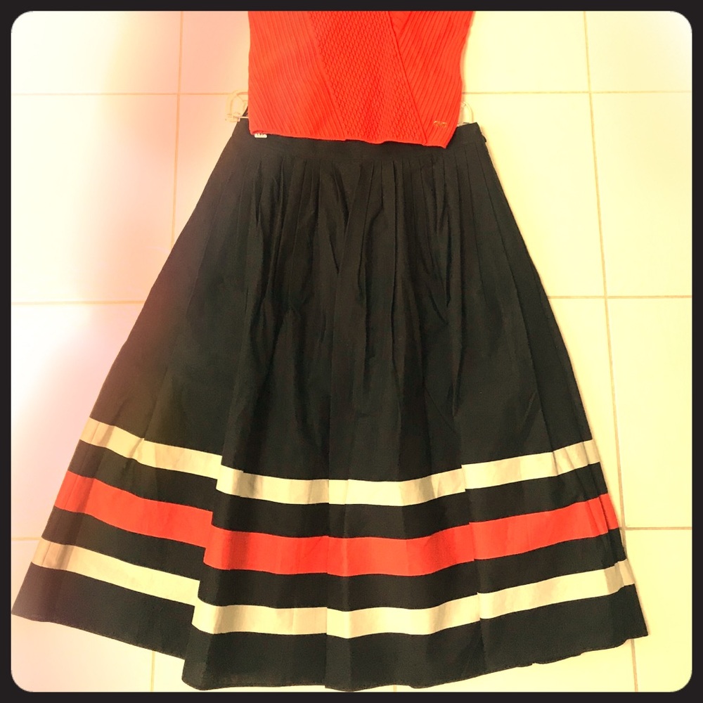 Ferragamo Tea Length Skirt size 42